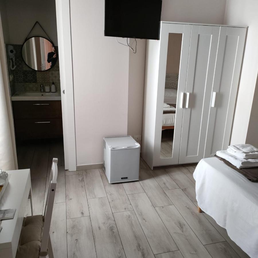 Residenza Borgo Guazzo Hotel Parma Bagian luar foto